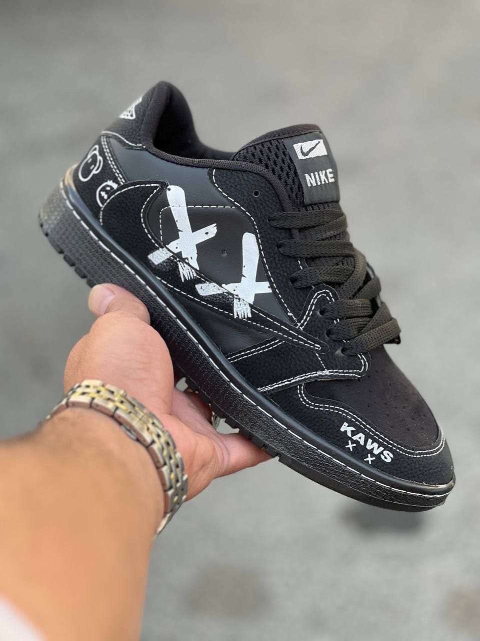 کاز ترویس مشکی